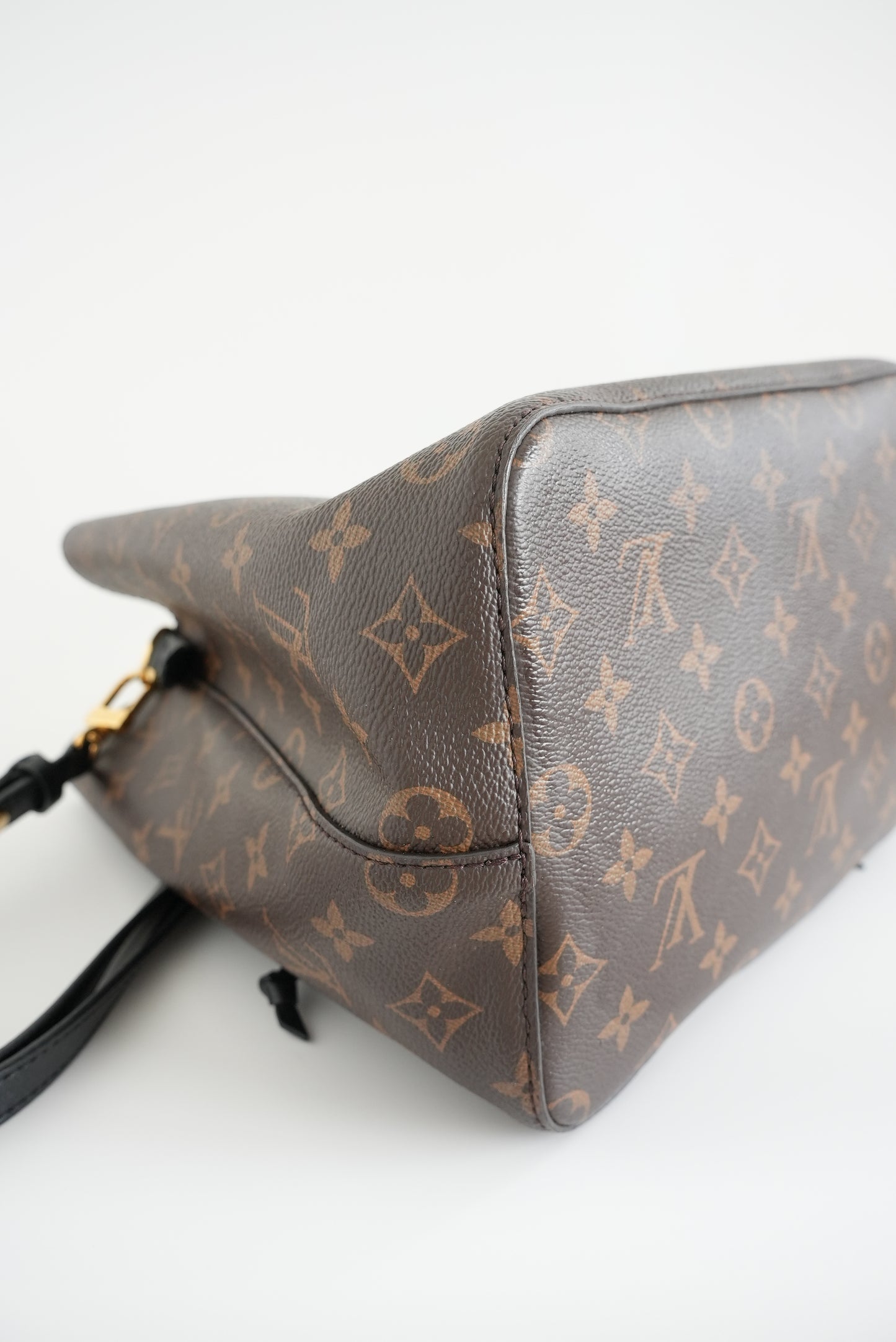 Louis Vuitton NéoNoé MM Monogram Canvas shoulder bag M44020