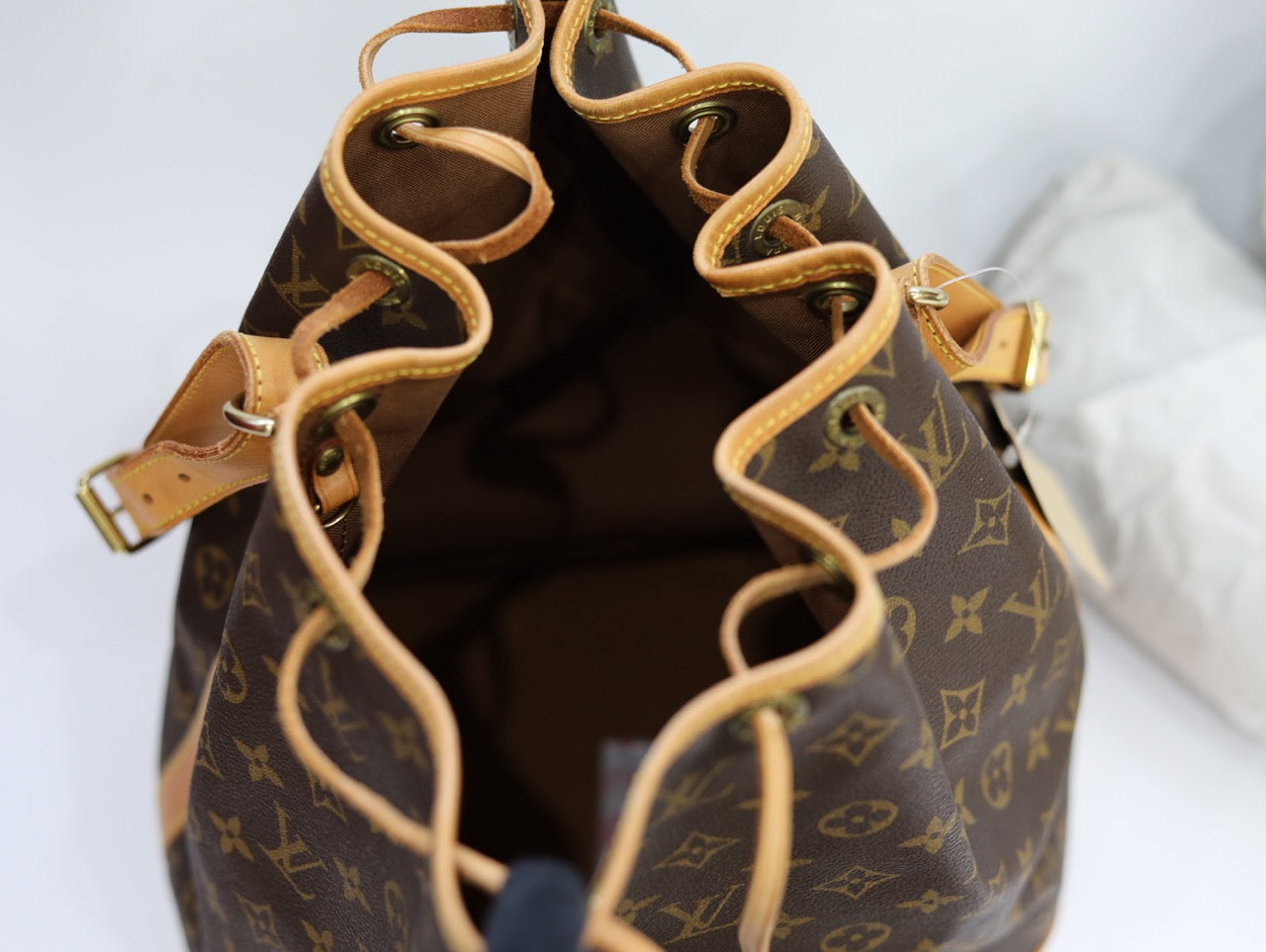 Louis Vuitton Noe Monogram Canvas shoulder bag M42224