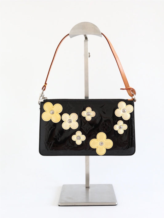 Louis Vuitton Monogramm Vernis Flower Pochette Bag Lexington M92245